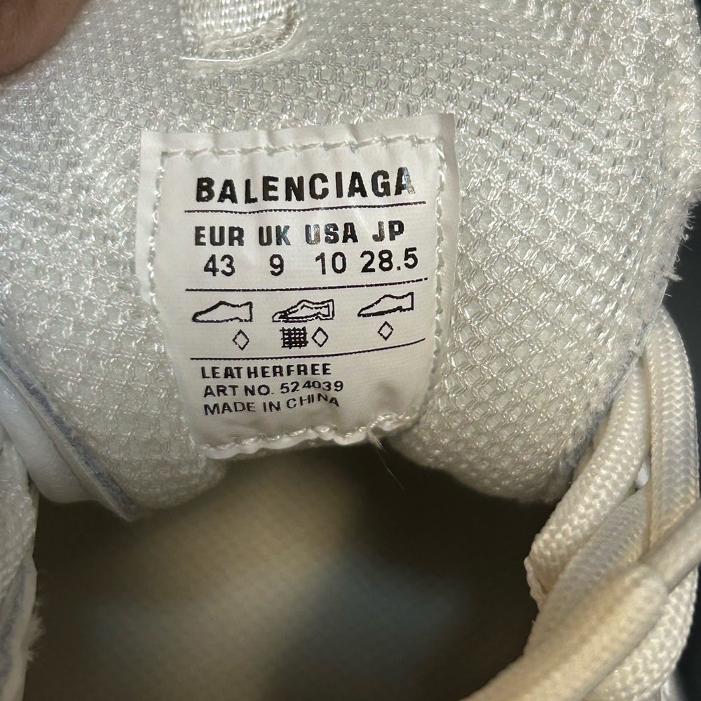 Balenciaga - Picture 6 of 8